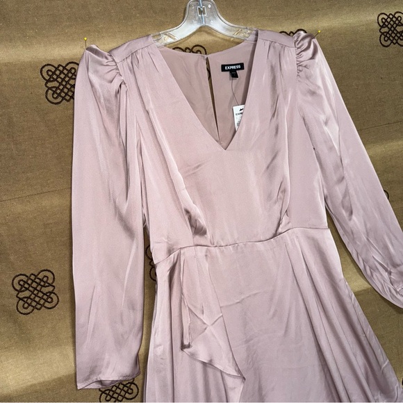 Express NWT! Satin Pink Blushing Mauve Puff Shoulder Midi Dress Size L - Picture 7 of 16